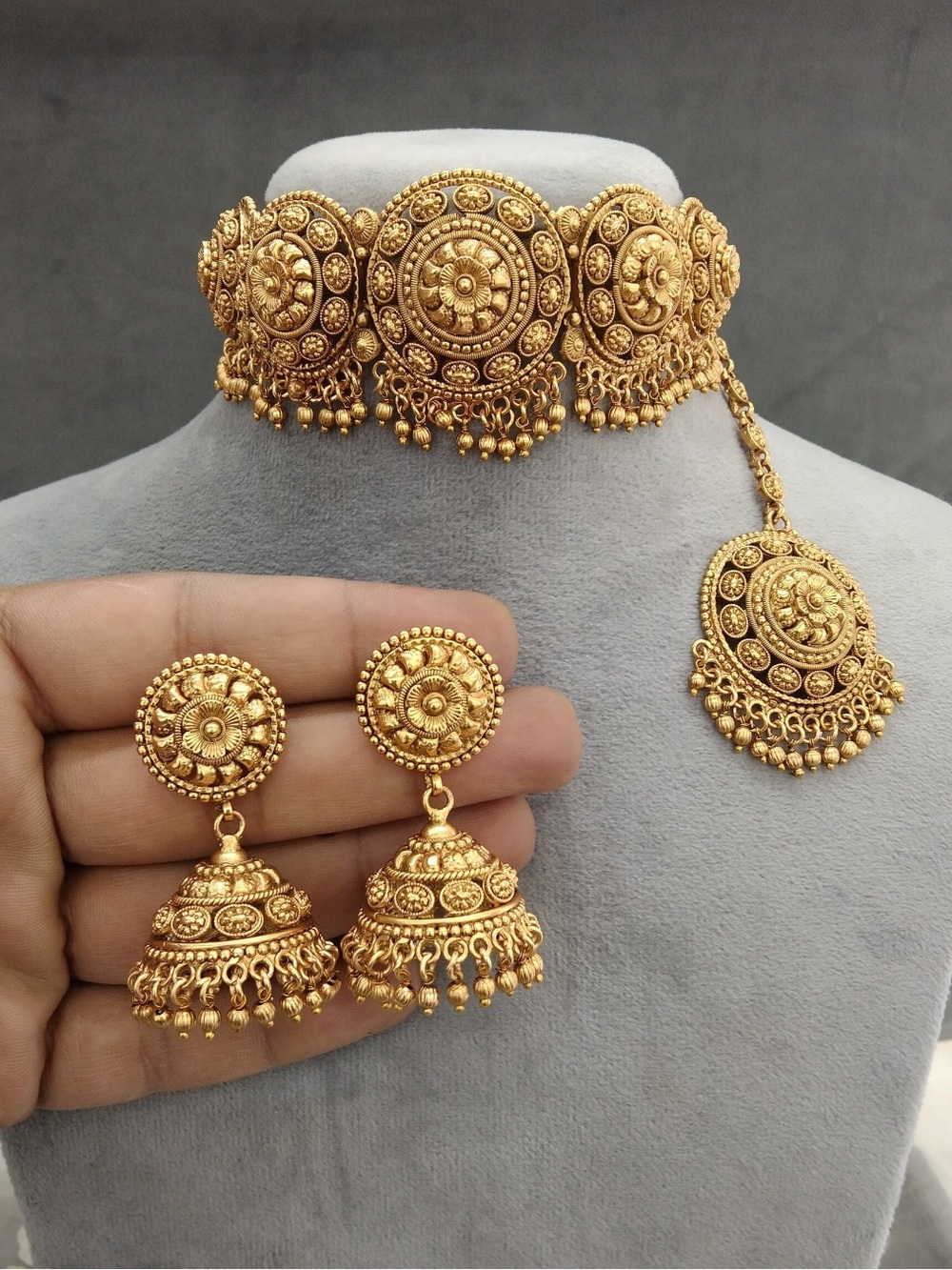 Indian Wedding Jewelry Gold Tone choker set, Kundan Necklace Earrings and Tikka